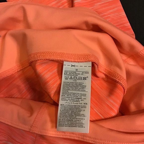Old Navy Active Crop Leggings with pockets Size M - Picture 3 of 6